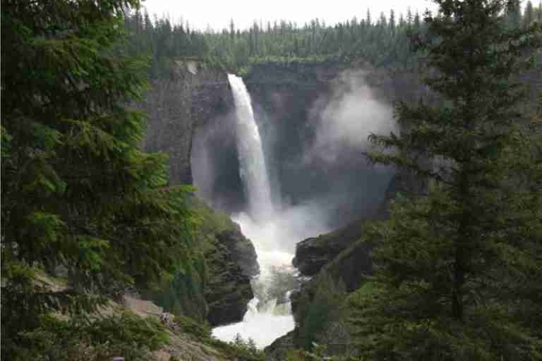 Scenic Waterfalls Near Campgrounds in Canada